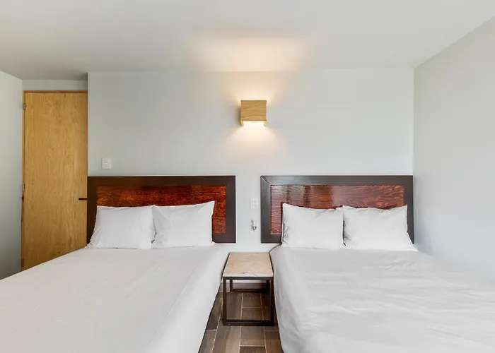 Aparthotel Zirahuen By Homirent 3*
